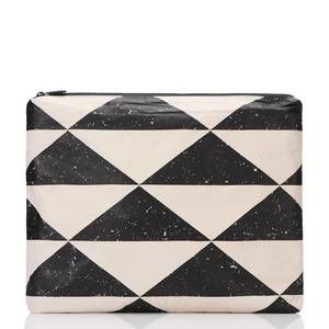 NEW ALOHA COLLECTION women's kona nui max pouch in black/sandstone